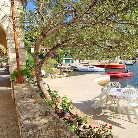 Apartmans And Rooms Dunjini Dvori Korcula Town Exterior photo