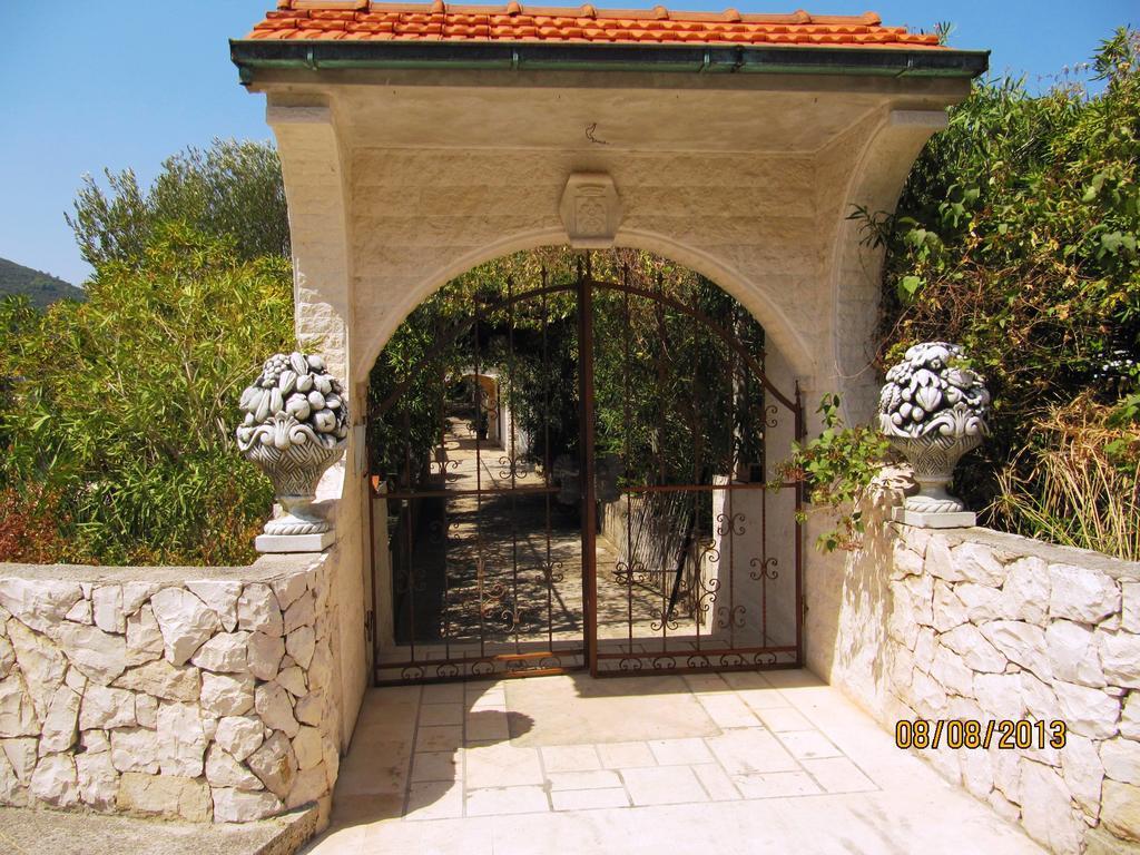Apartmans And Rooms Dunjini Dvori Korcula Town Exterior photo