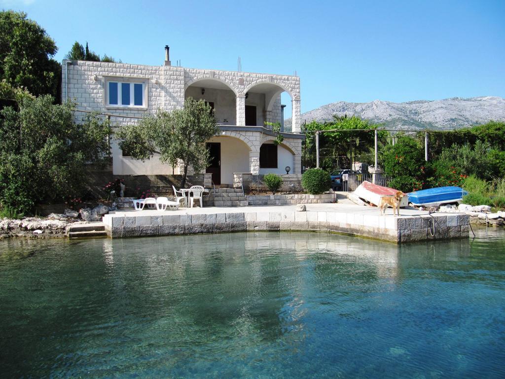 Apartmans And Rooms Dunjini Dvori Korcula Town Room photo