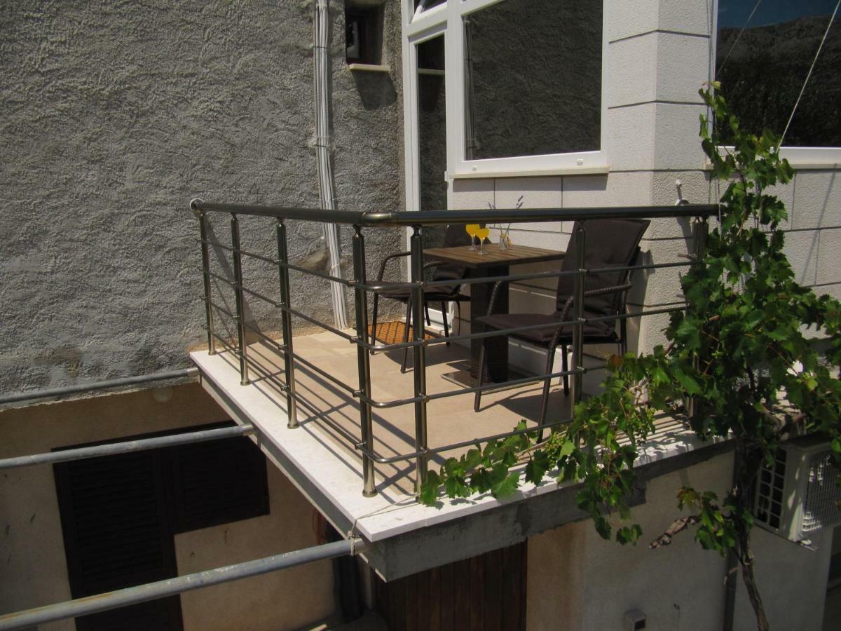 Apartmans And Rooms Dunjini Dvori Korcula Town Exterior photo