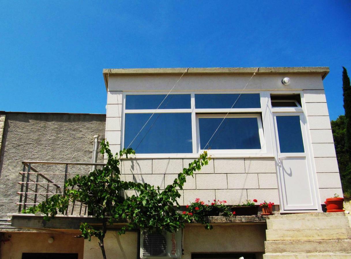 Apartmans And Rooms Dunjini Dvori Korcula Town Exterior photo